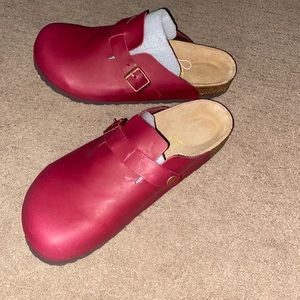 Birkenstock Maroon clogs SZ 41